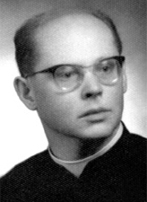 TRYPUS Kazimierz (1932 – 2003), ksiądz, rekolekcjonista, misjonarz w Rwandzie 1973-81, duszpasterz na Ukrainie 1999-2002